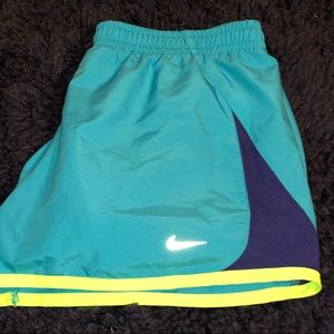 NIKE SHORTS LIKE NEW CONDITION WORN 1x Size S